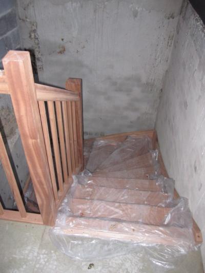 Escalier bois 2/4 tournant pour logement collectif