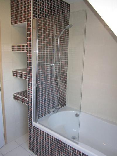 baignoire, douche, mirroir, meuble ...