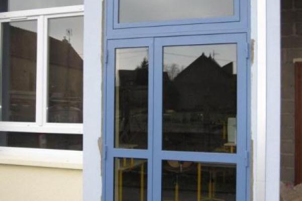 Porte acier pour un collège