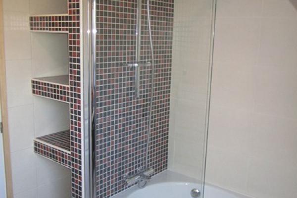 baignoire, douche, mirroir, meuble ...