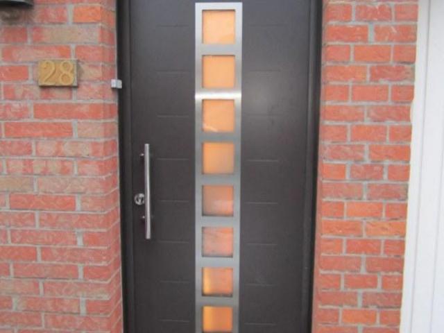Porte d'entrée TOTEM monobloc avant .... après ... 