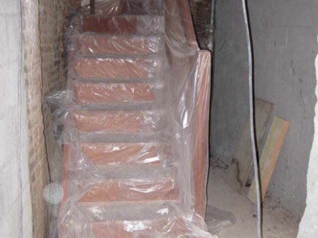 Escalier bois 2/4 tournant pour logement collectif