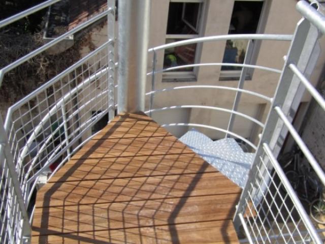 Escaliers métalliques extérieurs